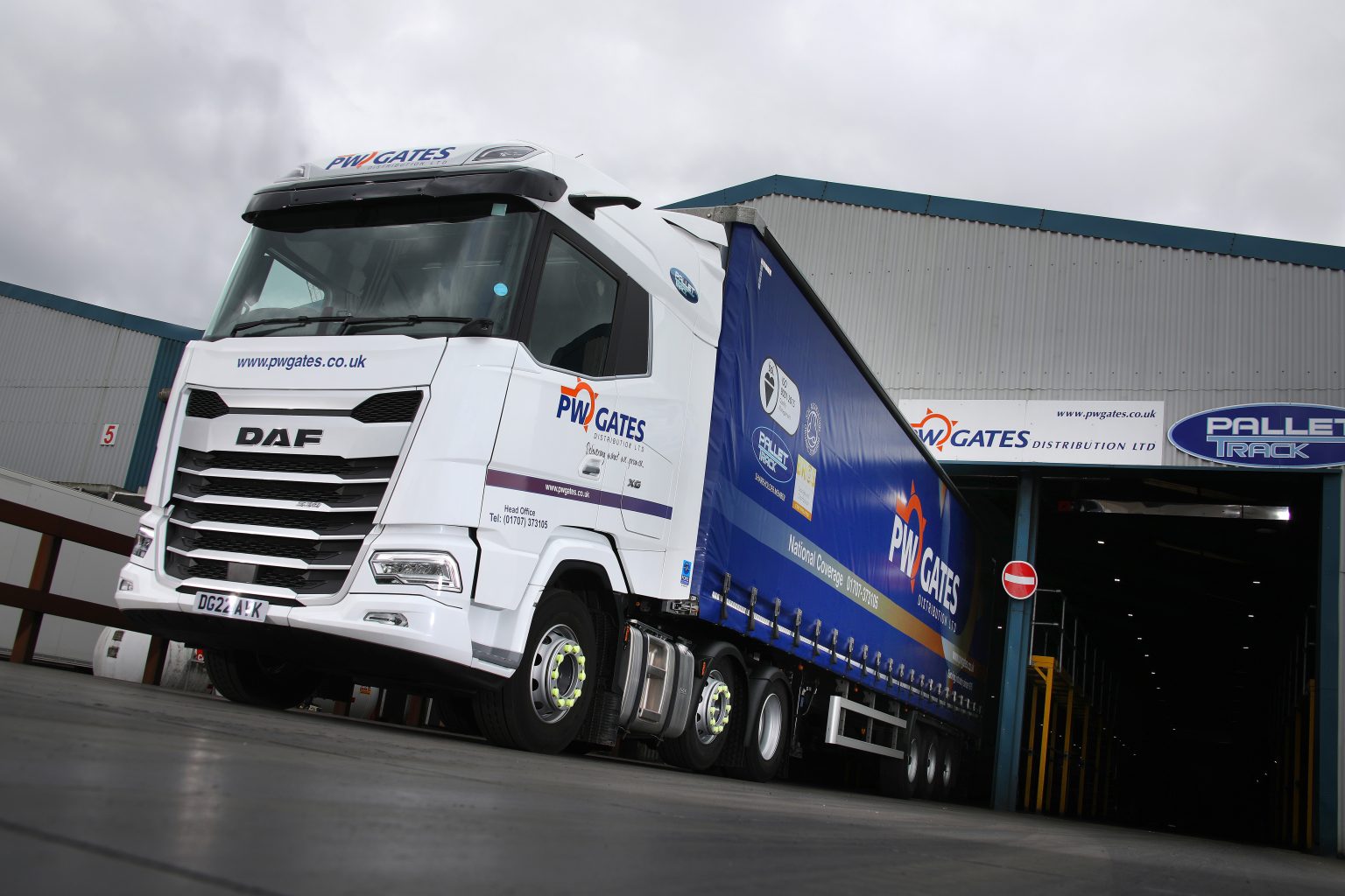 Drivers and customers benefit from pair of new generation DAFs at P W
