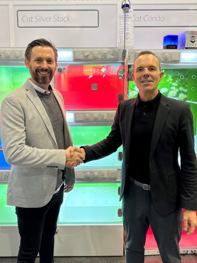 037-02-CASCO-Pet-Kevin-DeWalt-and-Matthew-Bubear