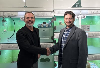 088-02-CASCO-Pet-Matthew-Bubear-und-Avi-Solomon