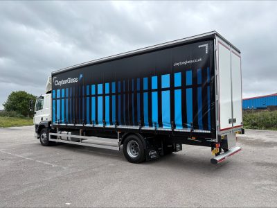 369-02-Fraikin-Clayton-Glass