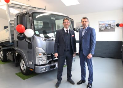 006-02-Isuzu-Truck-UK-Armstrong-Vehicle-Centre