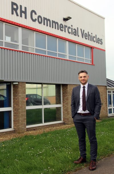 012-02-Isuzu-Truck-RH-Commercial Vehicles