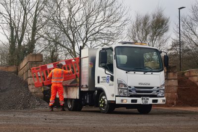 036-03-Isuzu-Truck-Hilton-Main-Construction