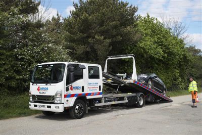 042-02-Isuzu-Truck-Fourwinds-Garage