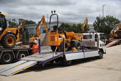 047-03-Isuzu-Truck-L-Lynch-Plant-Hire-and-Haulage