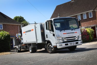 027-01-Isuzu-Truck-Tree-Technique
