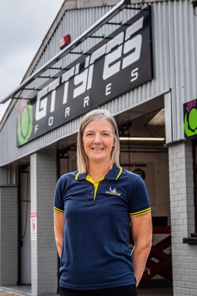 144-04-Michelin-GT-Tyres-(Forres)-Joanne-Phillip