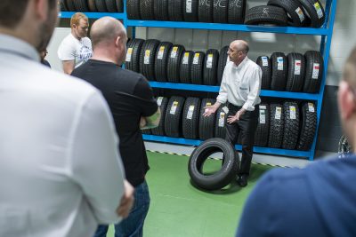 065-8797-Michelin-2016-Tyre-Academy-course